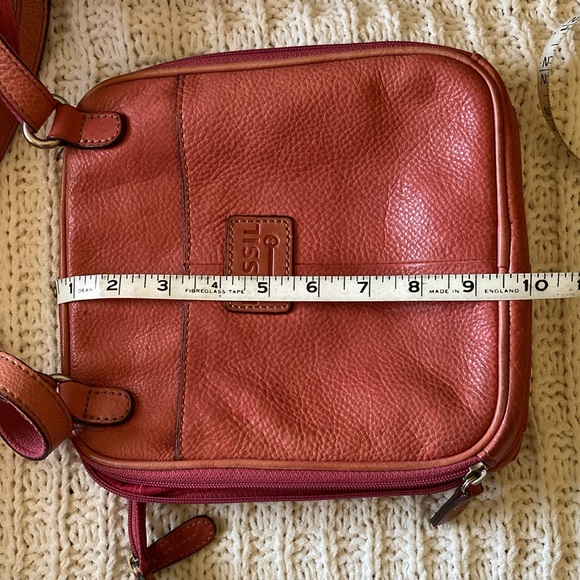 Fossil Crossbody Expandable Bag - Picture 9 of 11